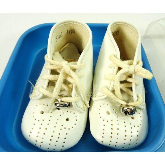 Vintage 1950s Baby Shoes White Booties w Bells Woolco Size 0 La Parisette - Picture 4 of 9
